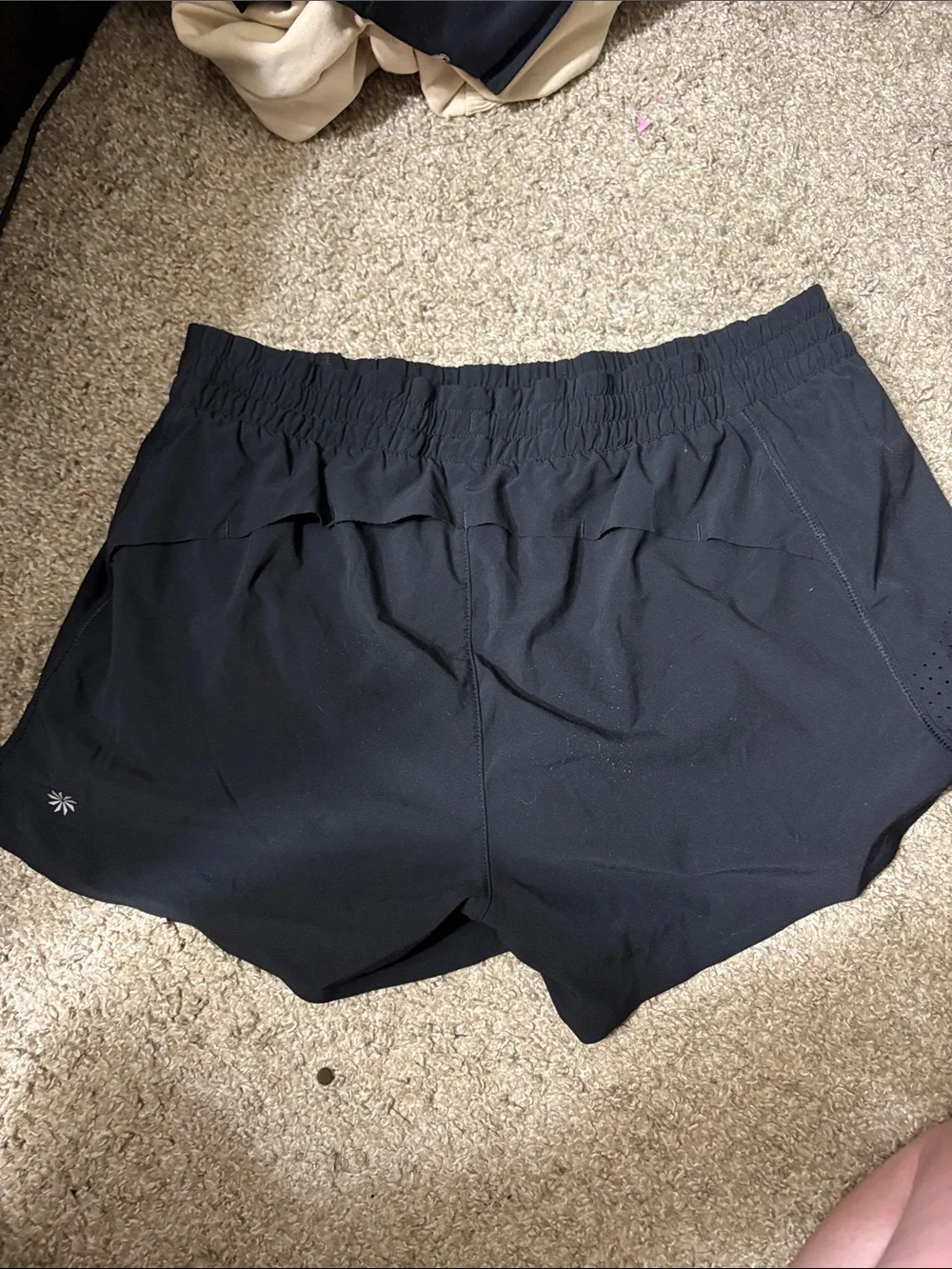 Athleta Hustle 3” Short in Black Size Medium - Picture 2 of 4